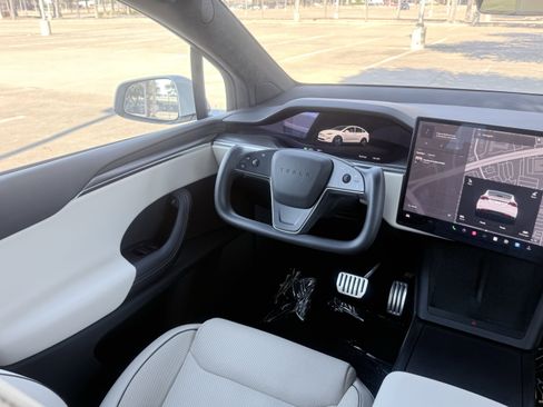 Used 2022 Tesla Model X Plaid image 77