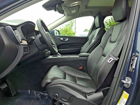 Used 2023 Volvo XC60 B6 Ultimate w/ Protection Package Premier AWD/4WD image 11