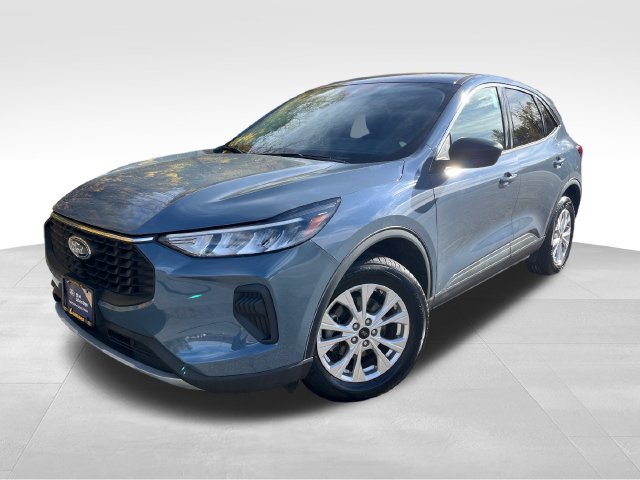 Certified 2023 Ford Escape Active w/ Tech Pack #1 AWD/4WD image 3