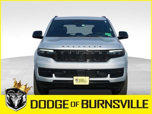 Used 2023 Jeep Wagoneer Series II image 2