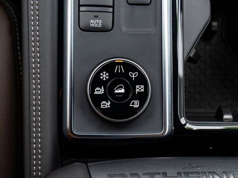 New 2026 Nissan Pathfinder Platinum AWD/4WD image 21