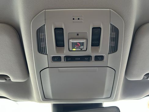 Used 2021 Toyota Highlander XSE AWD/4WD image 37