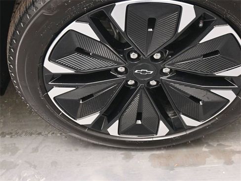 Used 2024 Chevrolet Blazer EV RS image 30
