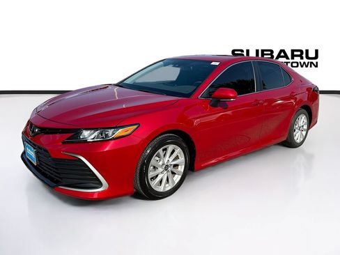 Used 2024 Toyota Camry LE w/ Convenience Package FWD image 3