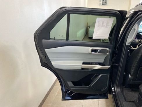 Certified 2022 Ford Explorer XLT w/ Equipment Group 202A image 10