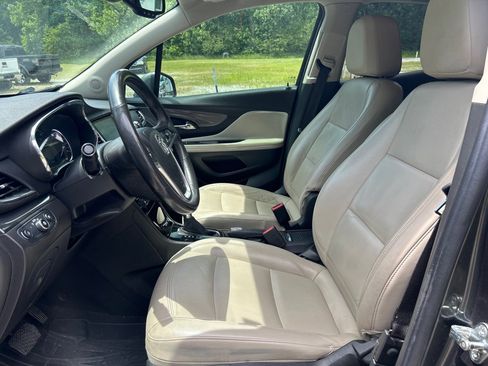 Used 2017 Buick Encore Essence FWD image 8