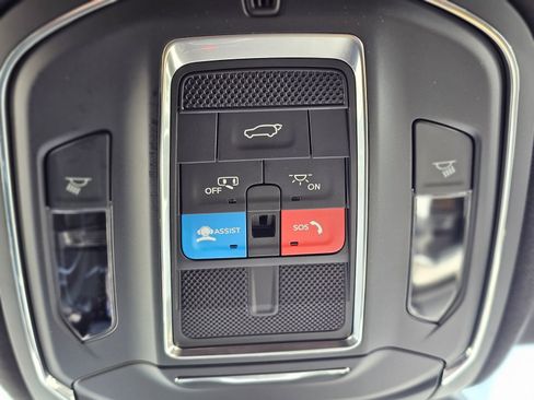New 2026 Jeep Grand Cherokee Altitude RWD image 18