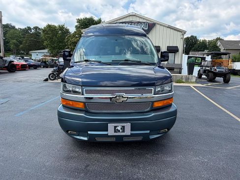 Used 2017 Chevrolet Express 2500 RWD image 8