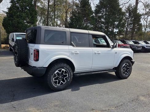 Used 2024 Ford Bronco Outer Banks image 14