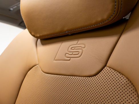 Used 2023 Audi S8 4.0T quattro image 6