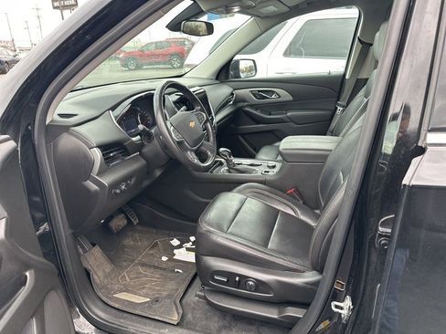 Used 2021 Chevrolet Traverse LT image 8