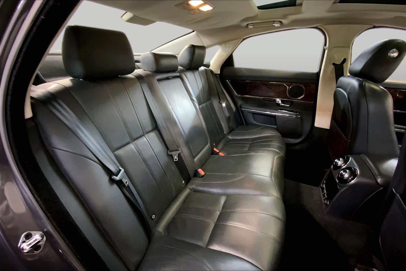 Used 2011 Jaguar XJ RWD image 19