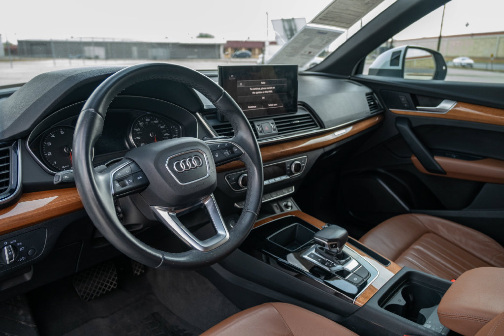 Used 2023 Audi Q5 2.0T Premium w/ Convenience Package AWD/4WD image 15