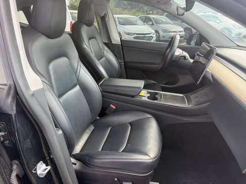 Used 2021 Tesla Model Y Long Range AWD/4WD image 17