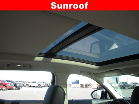 Used 2022 Buick Envision Essence w/ Sport Touring Package image 16