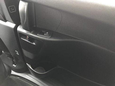 Used 2018 Chrysler Pacifica Touring-L w/ Premium Audio Group image 38