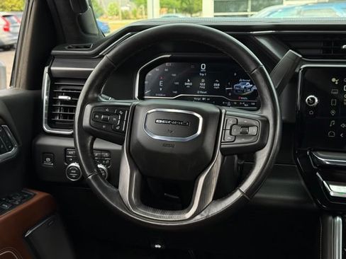 Used 2025 GMC Sierra 3500 Denali Ultimate w/ LPO, GMC Protection Package AWD/4WD image 8