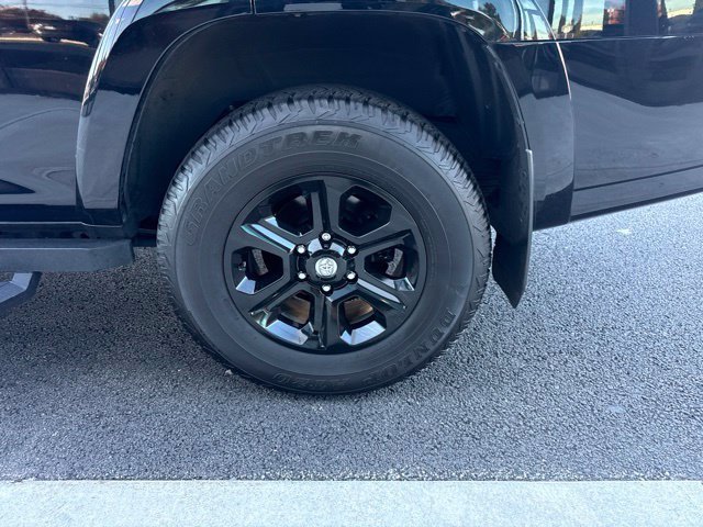Used 2024 Toyota 4Runner SR5 Premium w/ Moonroof Package AWD/4WD image 9
