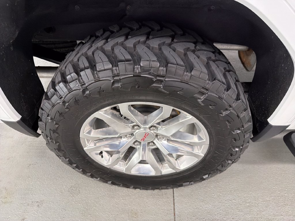 Used 2024 GMC Sierra 1500 SLT w/ SLT Premium Plus Package AWD/4WD image 4