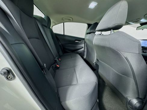 Used 2021 Toyota Corolla LE image 27