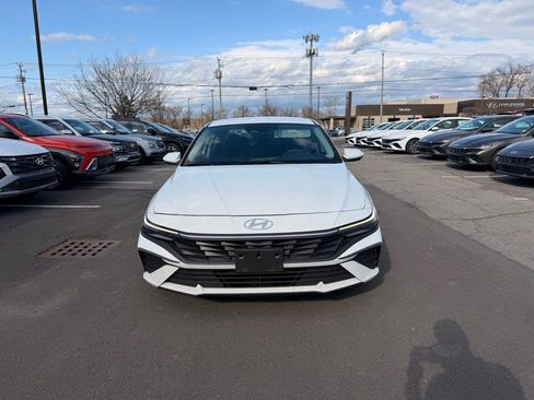 Certified 2024 Hyundai Elantra SEL FWD image 9