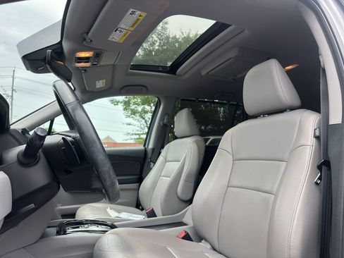 Used 2021 Honda Pilot Touring image 14
