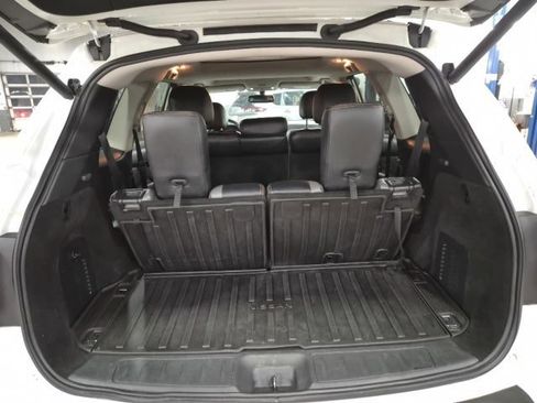 Used 2019 Nissan Pathfinder SL image 10