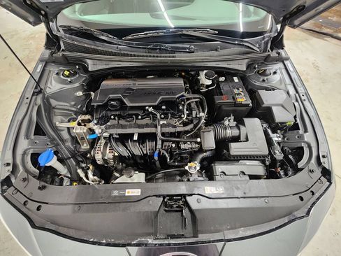 Used 2025 Hyundai Elantra SEL FWD image 36
