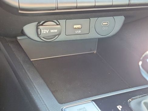 Used 2025 Hyundai Elantra Hybrid FWD image 9