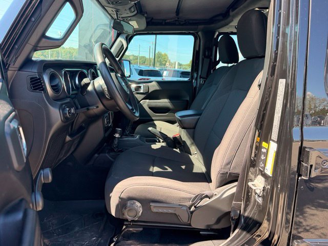 Used 2023 Jeep Gladiator Sport AWD/4WD image 19