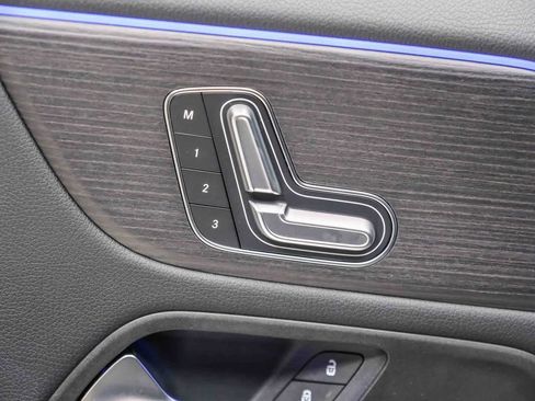 Certified 2025 Mercedes-Benz GLA 250 image 24