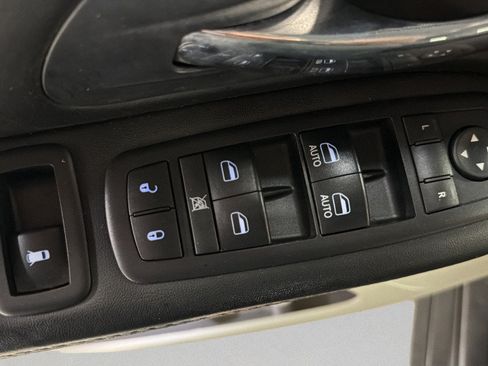 Used 2017 Dodge Grand Caravan SXT FWD image 15