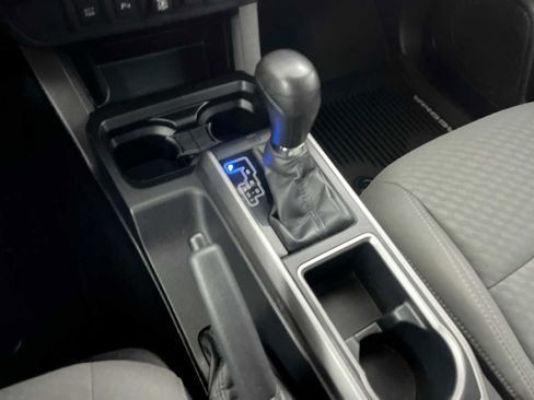 Used 2020 Toyota Tacoma SR5 AWD/4WD image 27