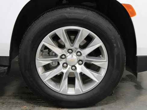 Used 2023 Chevrolet Suburban Premier image 13