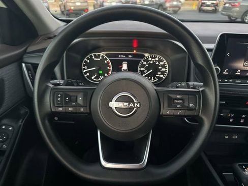 Used 2023 Nissan Rogue S image 14