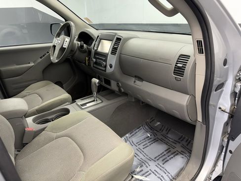 Used 2019 Nissan Frontier SV image 43