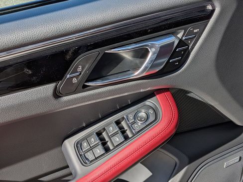 New 2026 Porsche Macan GTS image 15