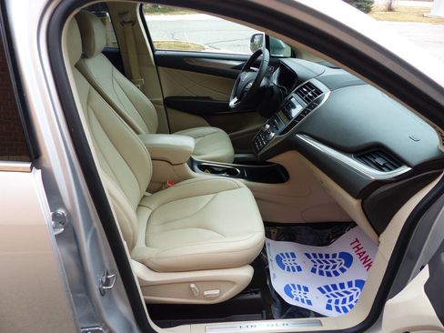 Used 2019 Lincoln MKC Premiere image 41