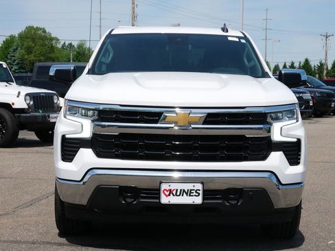 Used 2024 Chevrolet Silverado 1500 LT AWD/4WD image 2