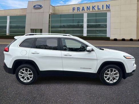 Used 2017 Jeep Cherokee Latitude w/ Comfort/Convenience Group FWD image 8