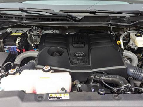 Used 2024 Toyota Tundra Limited AWD/4WD image 29
