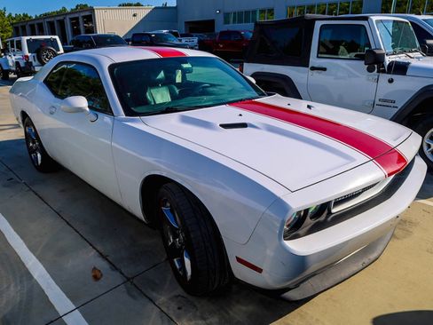 Used 2013 Dodge Challenger R/T Scat Pack RWD image 2