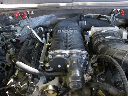 Used 2017 Ford F150 Lariat w/ Equipment Group 502A Luxury AWD/4WD image 80