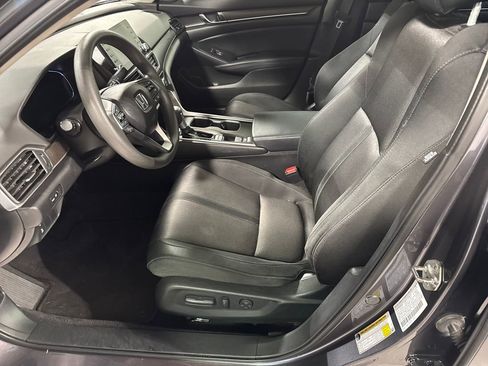 Used 2018 Honda Accord EX image 3