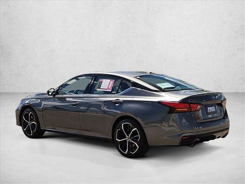 Used 2024 Nissan Altima 2.5 SR FWD image 8