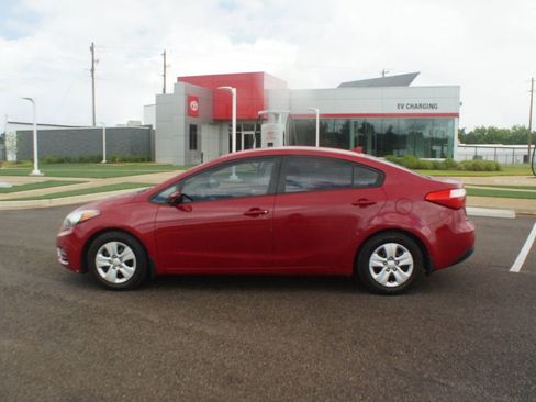 Used 2016 Kia Forte LX FWD image 8