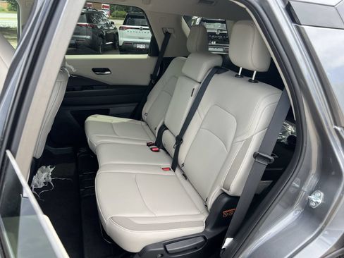 New 2026 Nissan Pathfinder SL FWD image 16