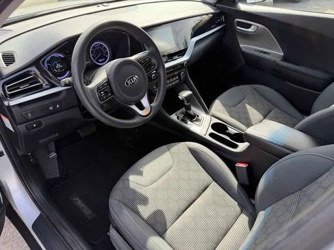 Used 2020 Kia Niro LX FWD image 8
