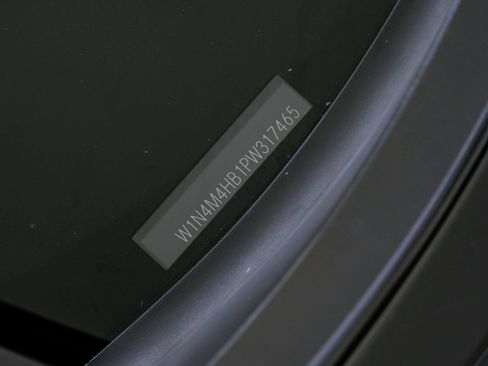 Used 2023 Mercedes-Benz GLB 250 4MATIC w/ Premium Package image 67