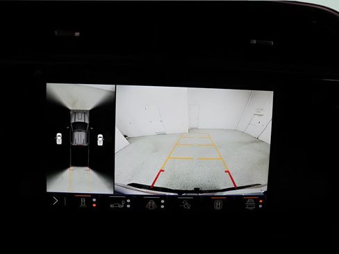 Used 2025 GMC Sierra 2500 AT4 AWD/4WD image 12